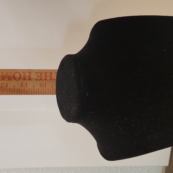 Black velvet necklace & bracelet displays - Picture 3 of 6